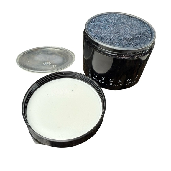 Vintage Aramis TUSCANY Men’s Perfume Gift Set After Shave, Soap Shampoo Etc READ - Picture 7 of 15